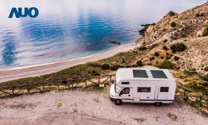 「可撓輕量化太陽光電板SunCurva」使用輕量特殊耐候型複合板取代傳統太陽能板的玻璃前板，不僅降低70%重量，每米平方僅3Kg；具有抗衝擊性能及通過電磁相容性測試，可應用於交通運輸工具，如露營車、遊艇等